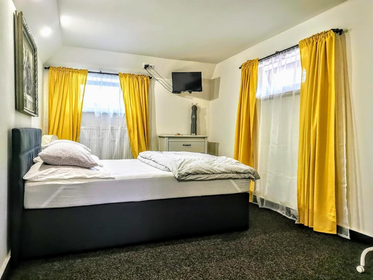 Апартаменты Ubytovani V Podhoubi Броумов Экстерьер фото