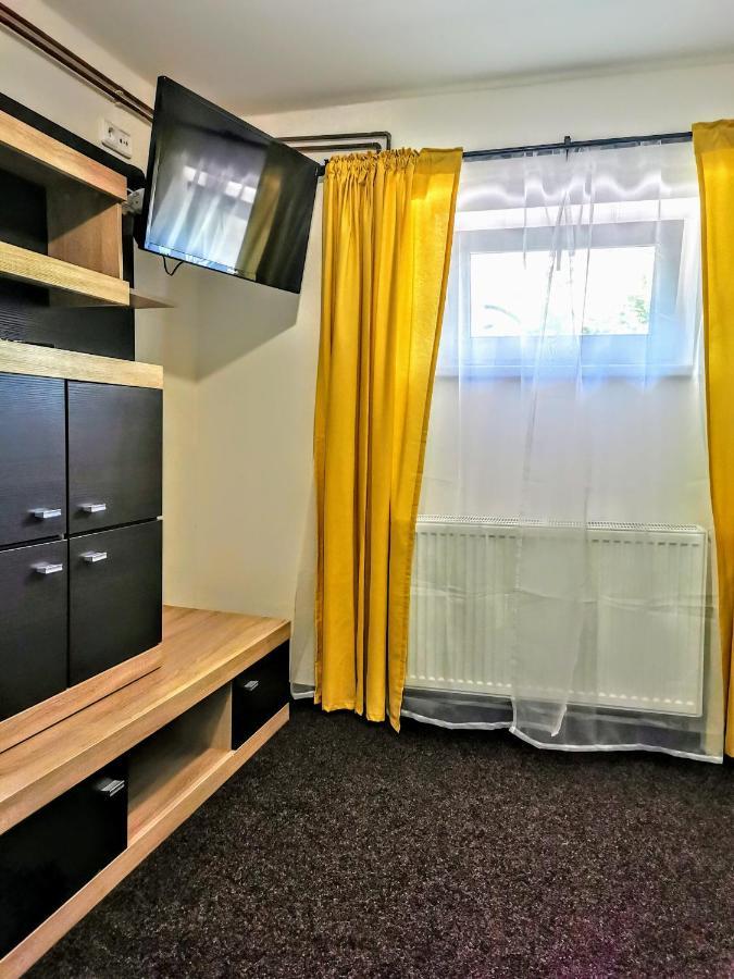 Апартаменты Ubytovani V Podhoubi Броумов Экстерьер фото